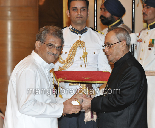 Dr veerendra heggade receives padma vibhusan